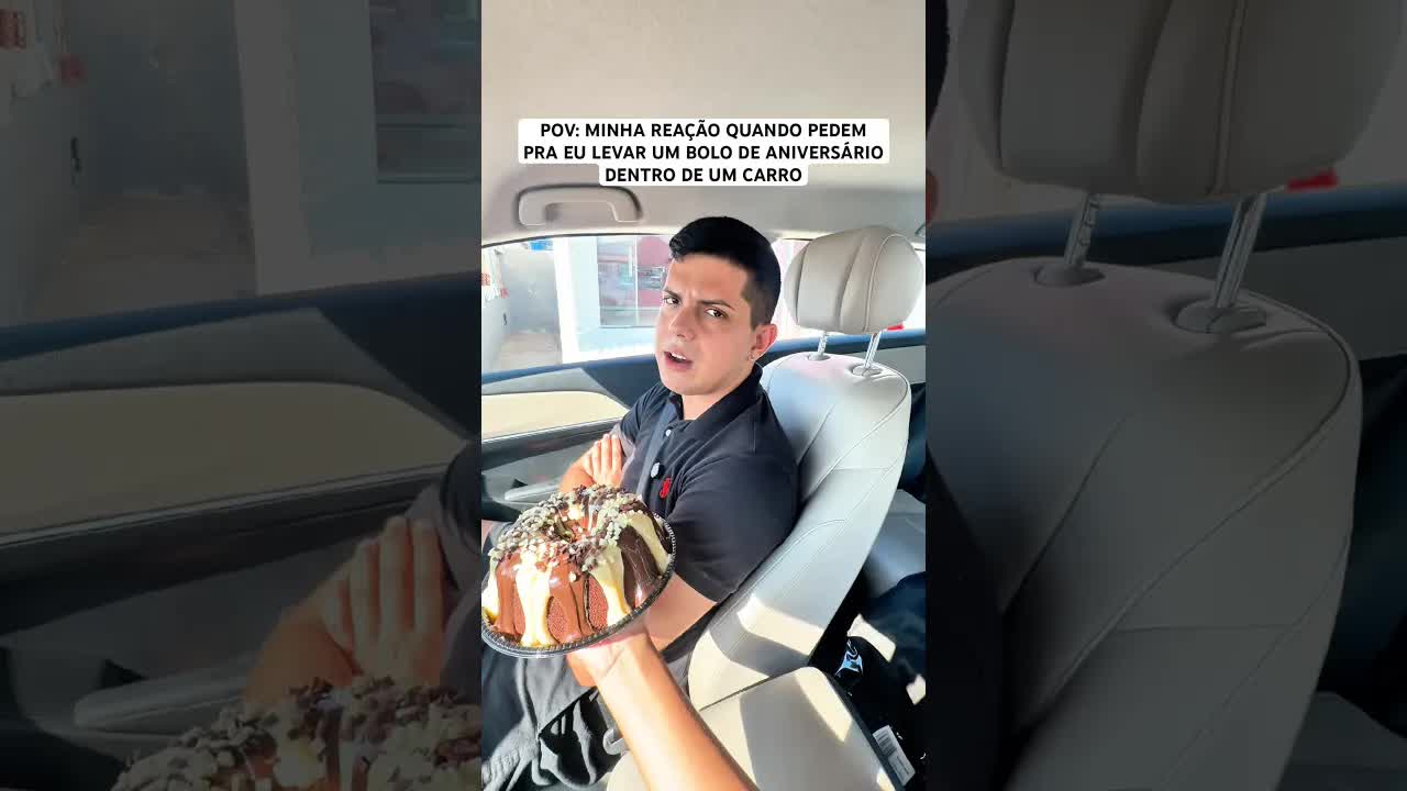 Minha reação ao levar um bolo no carro