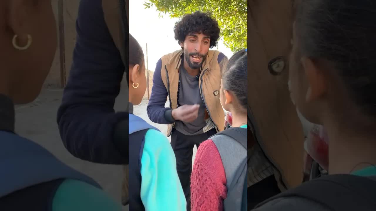 طفلة تطلب أكل ووالدها شهيد