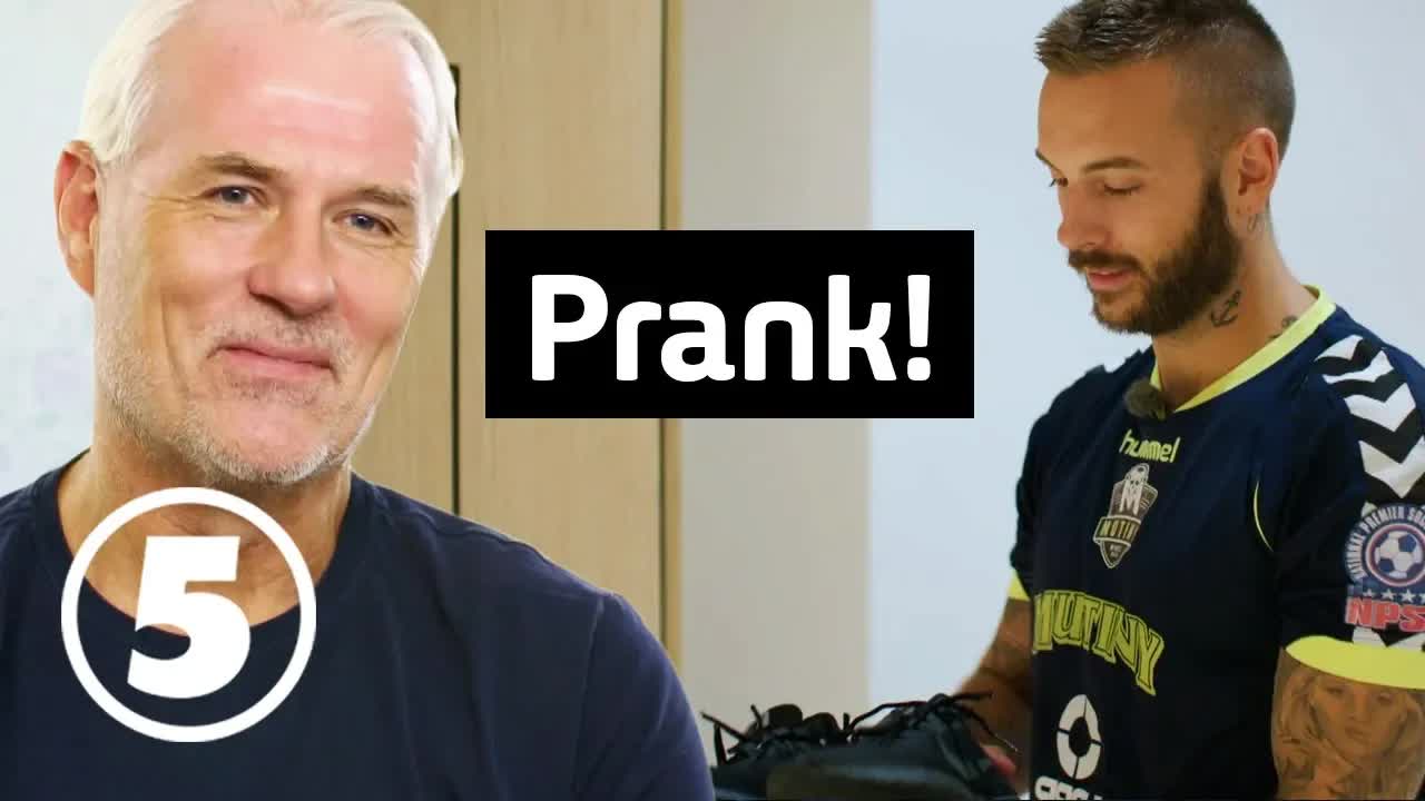 Glenn Hyséns prankar Anton med trasiga skor