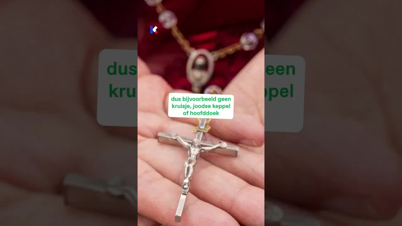 Juf Hadija ontslagen wegens hoofddoek