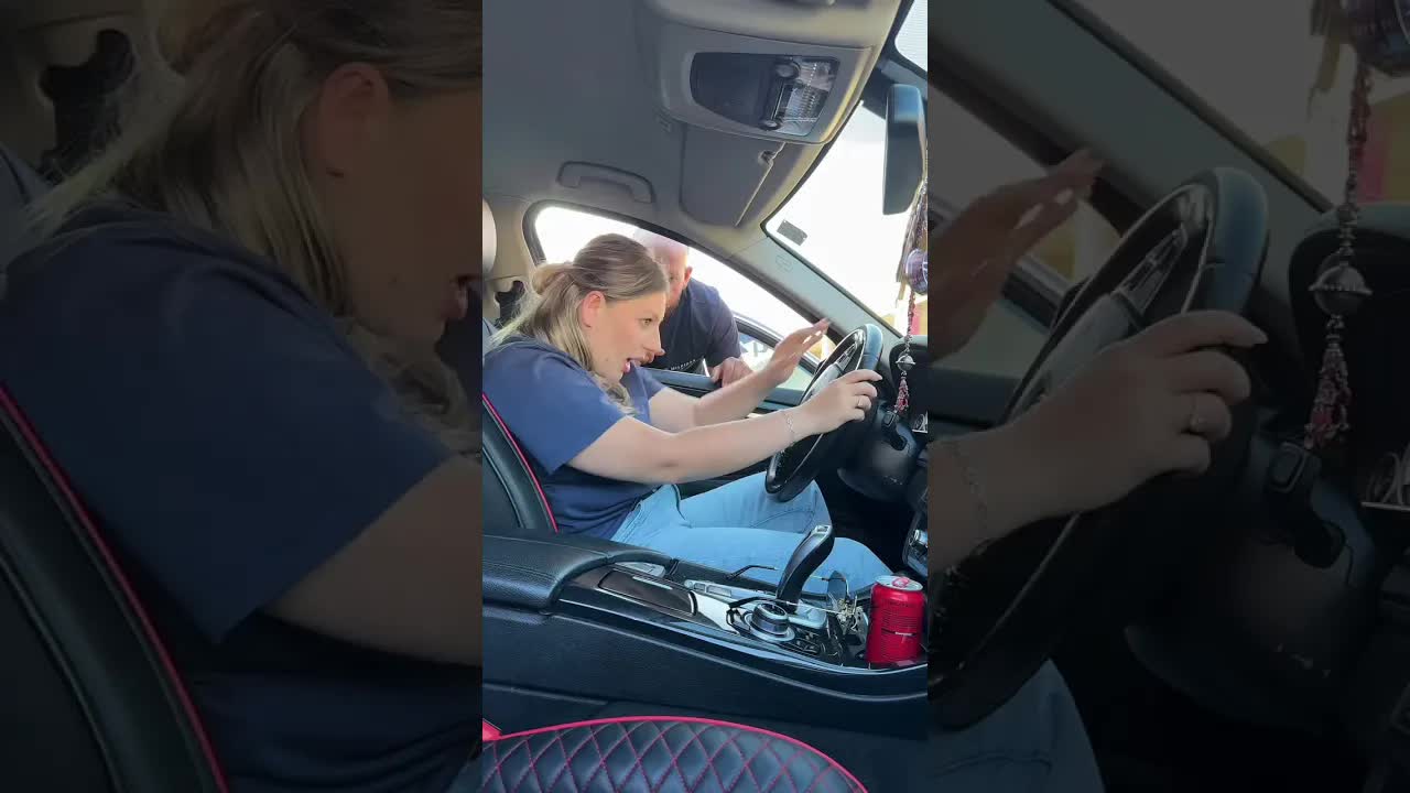 Învăț să conduc cu ajutorul unui prieten