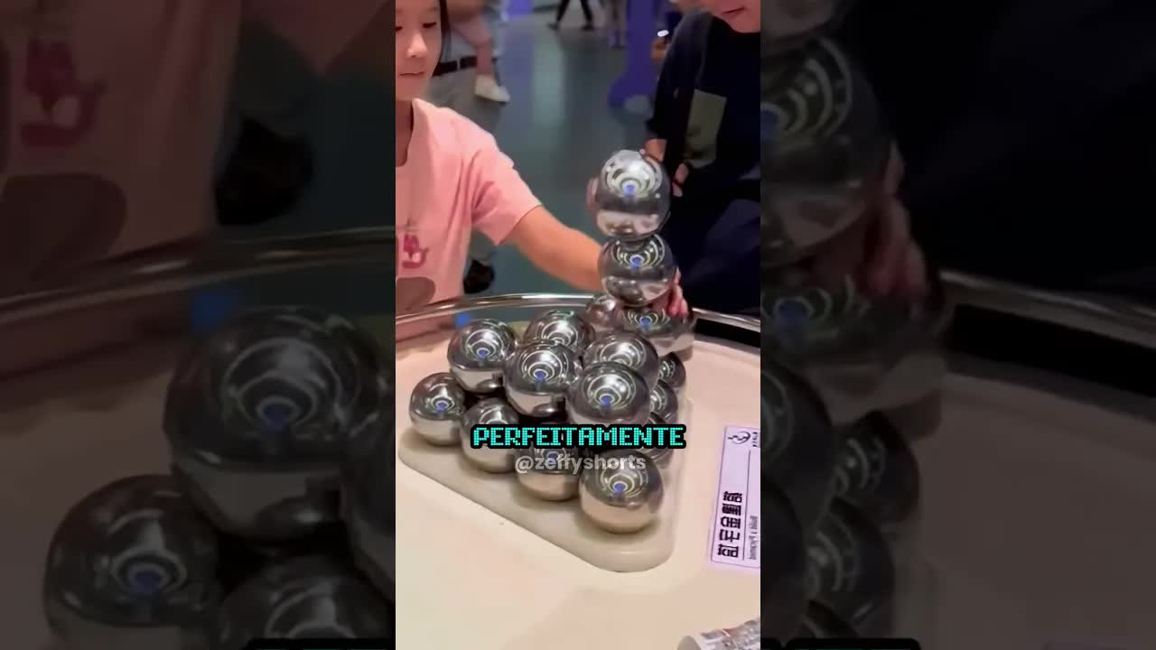 Menina resolve quebra-cabeça difícil e surpreende o pai