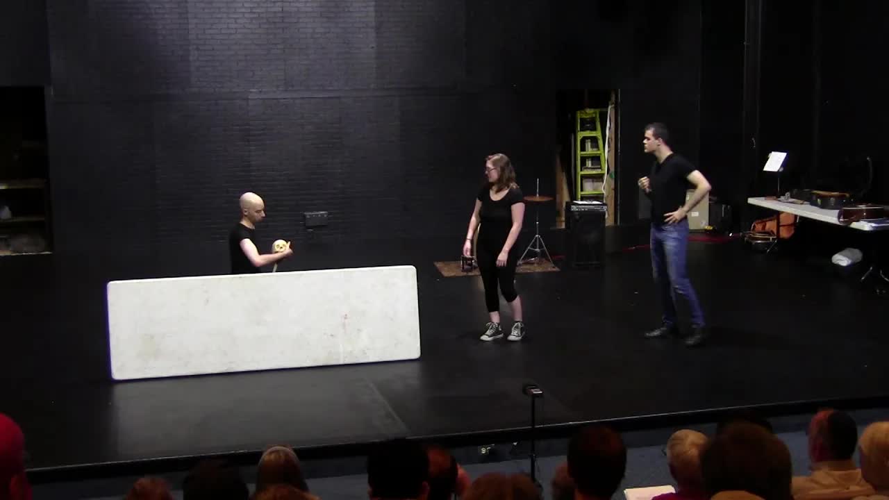 Sceno de Hamleto en Esperanto