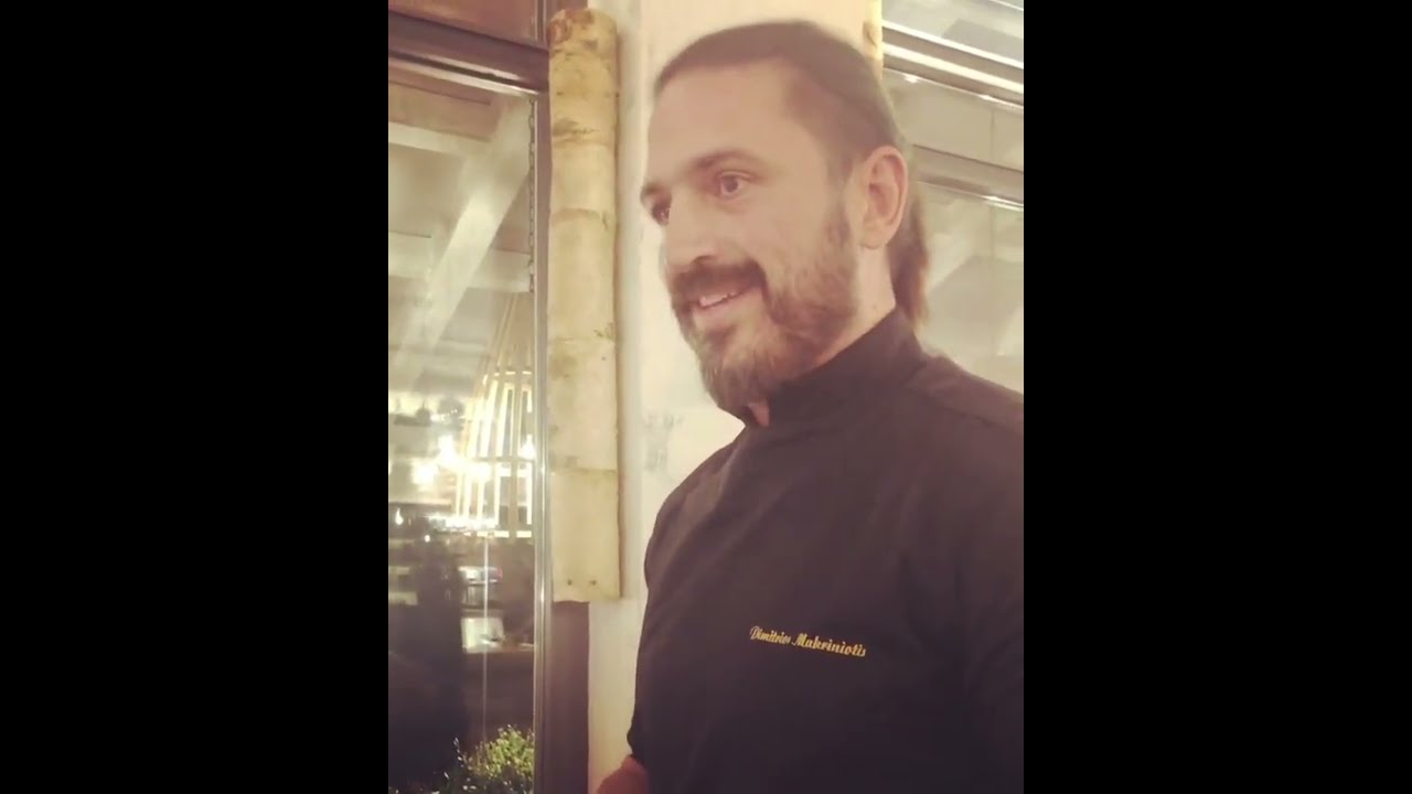 Γιώργος Μαζωνάκης σε βραδινή έξοδο με φίλους