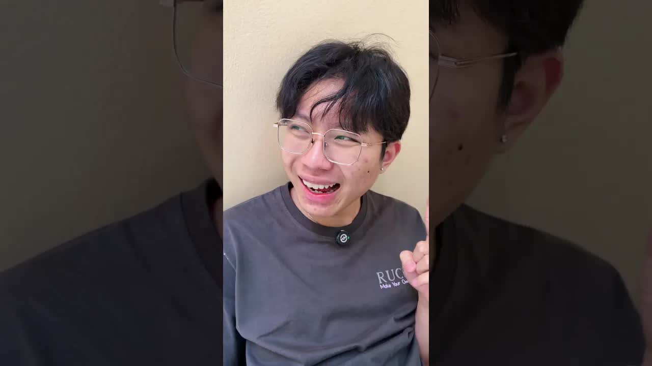 Adik Disuruh Tutup Pintu oleh Kakak