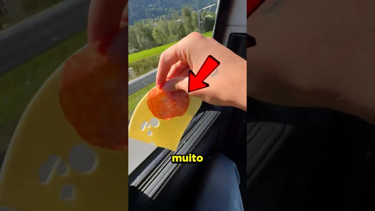 Mãe corre atrás do filho para levar lanche