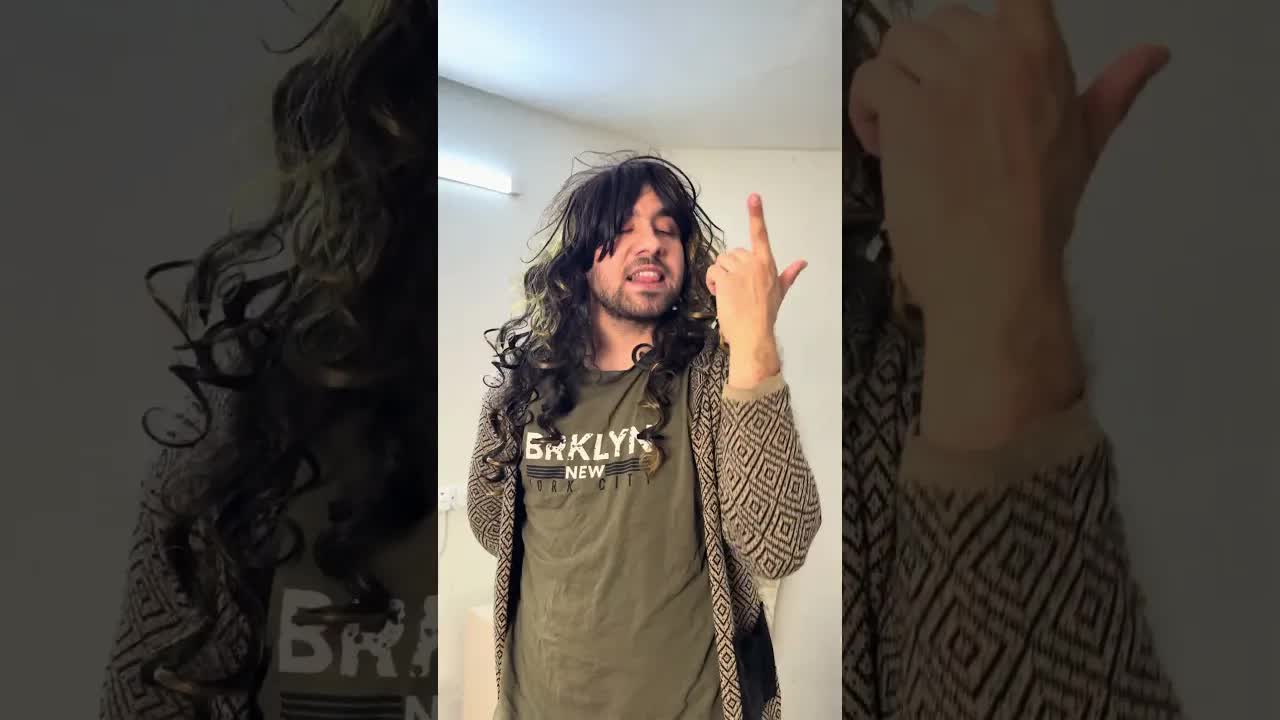 مشاجرة أخ مع خواته بالبيت
