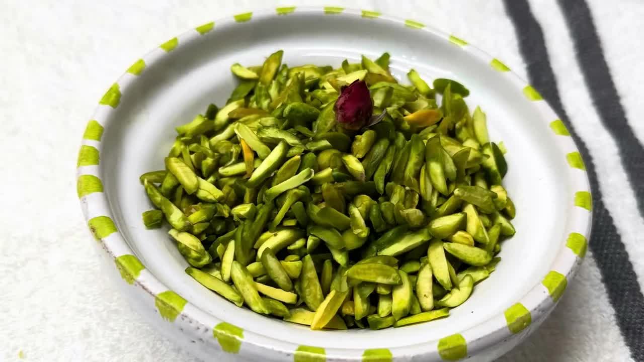 طريقة تحضير فستق الزينة في المنزل