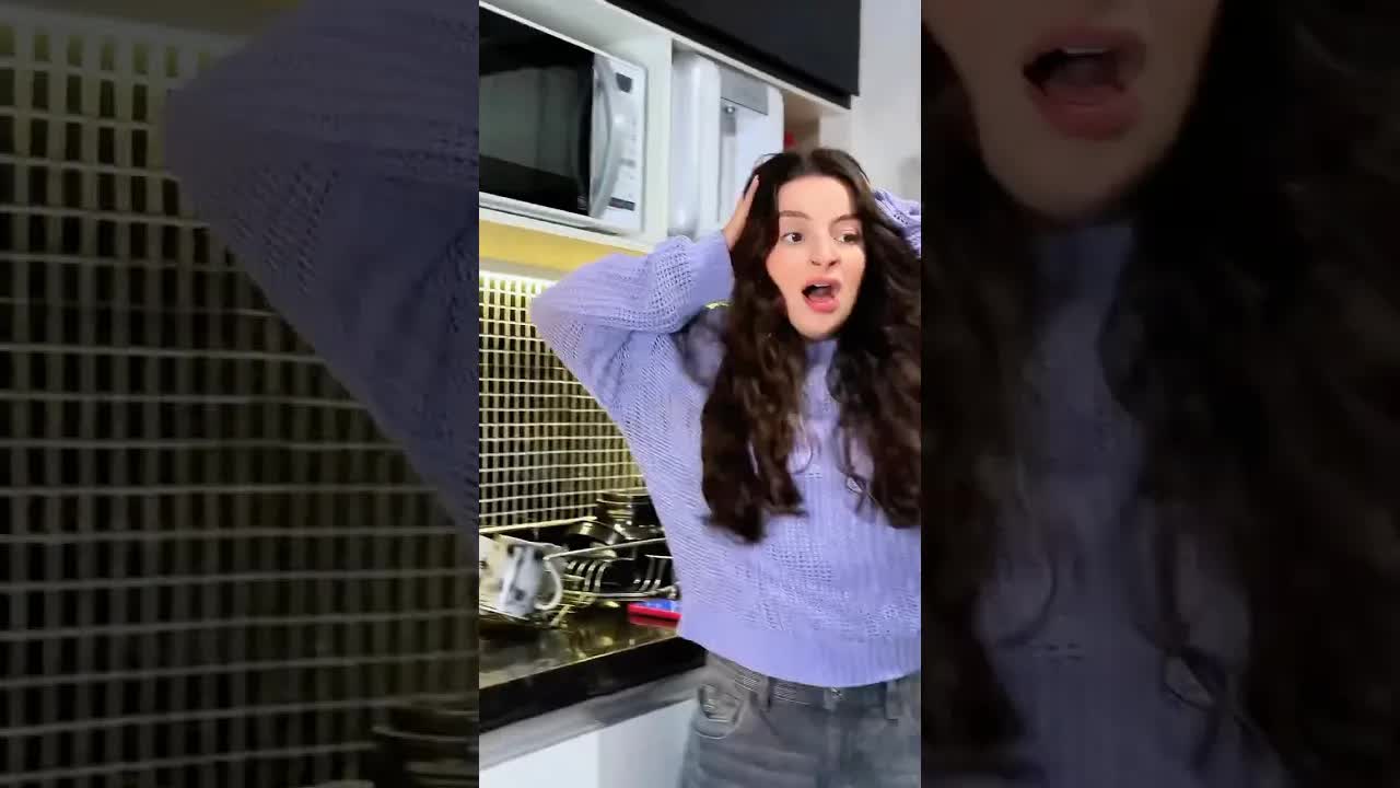 POV: Irmã Mais Nova X Irmã Mais Velha
