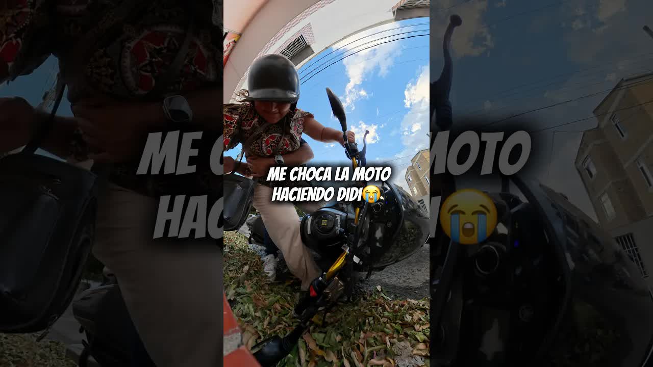Nicolás y su moto: Chisme y bromas en la calle