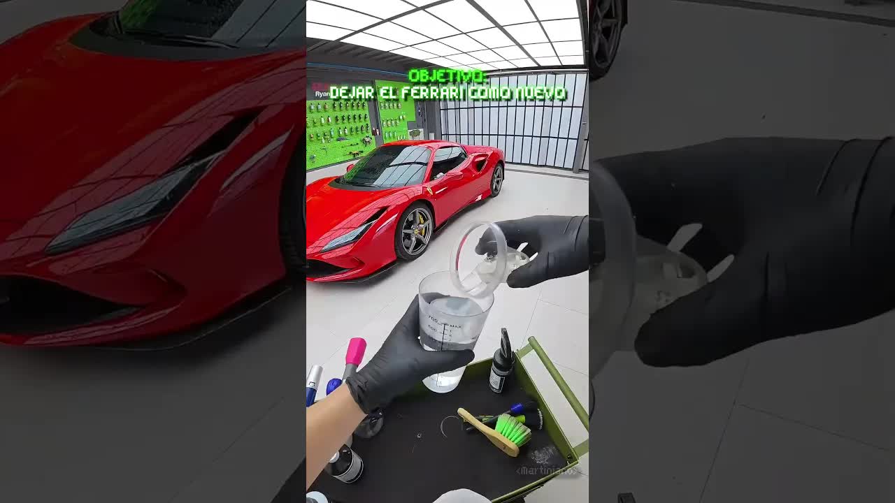 Casi arruina un Ferrari y lo limpia para disculparse