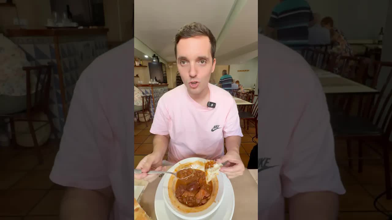 Comiendo en un pueblo de 50 habitantes en España