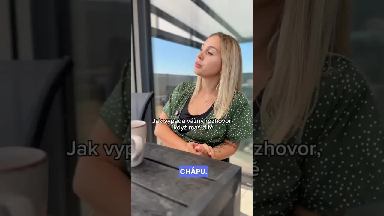 Kamarádka pláče na rameni: Drama vztahů