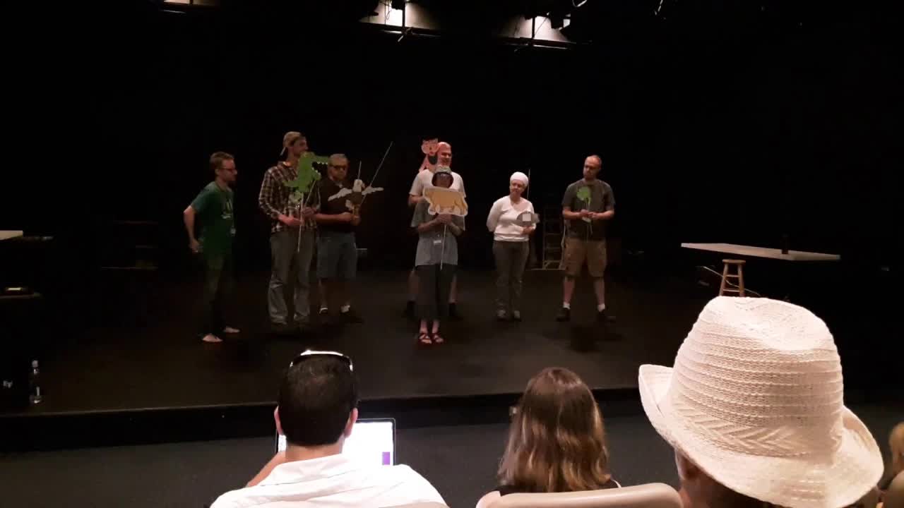 La Mojosega Bestfesto: Pupa Teatro en Esperanto