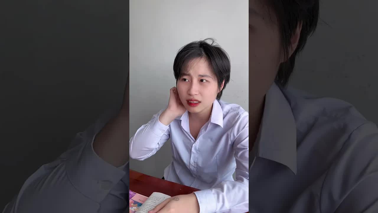 Cô giáo đọc điểm kiểm tra hài hước