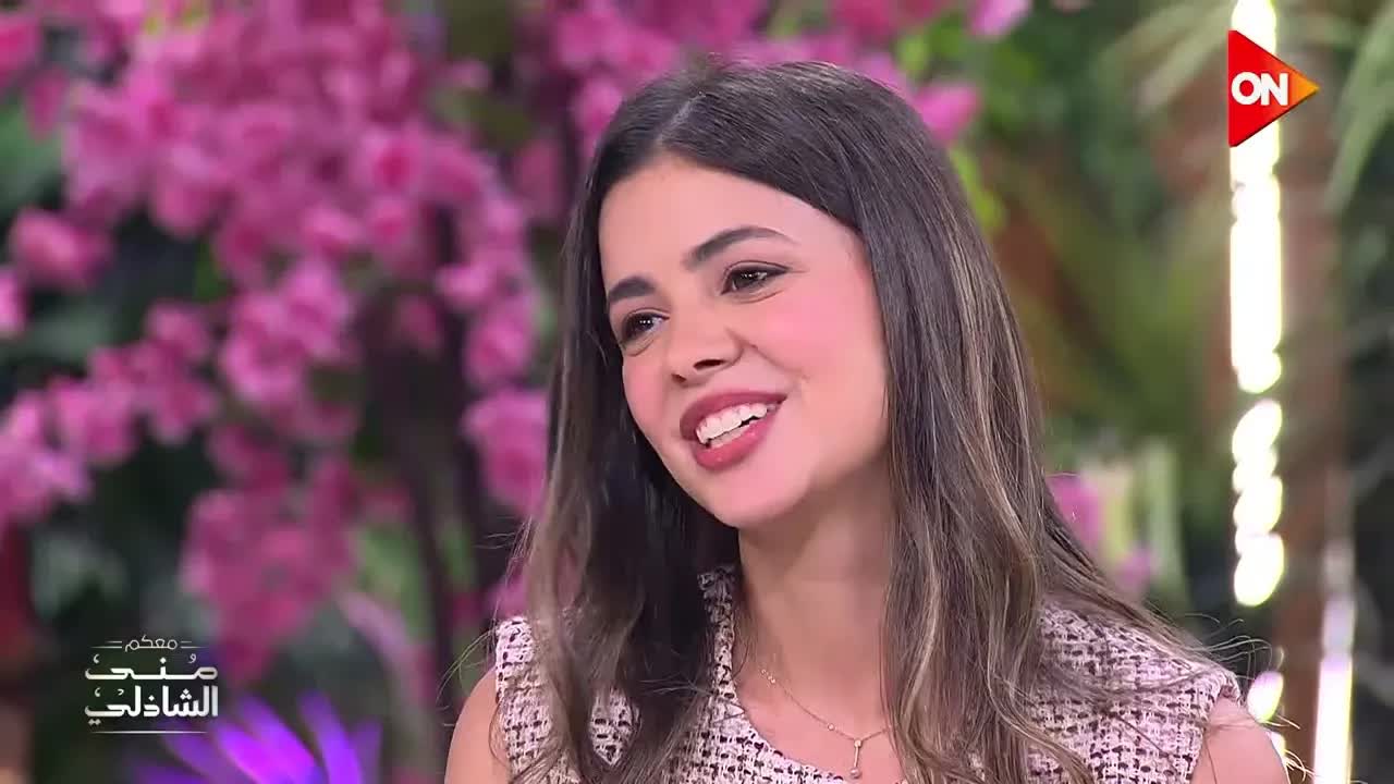 دكتورة لجين خليفة تحكي عن كليب عمرو دياب