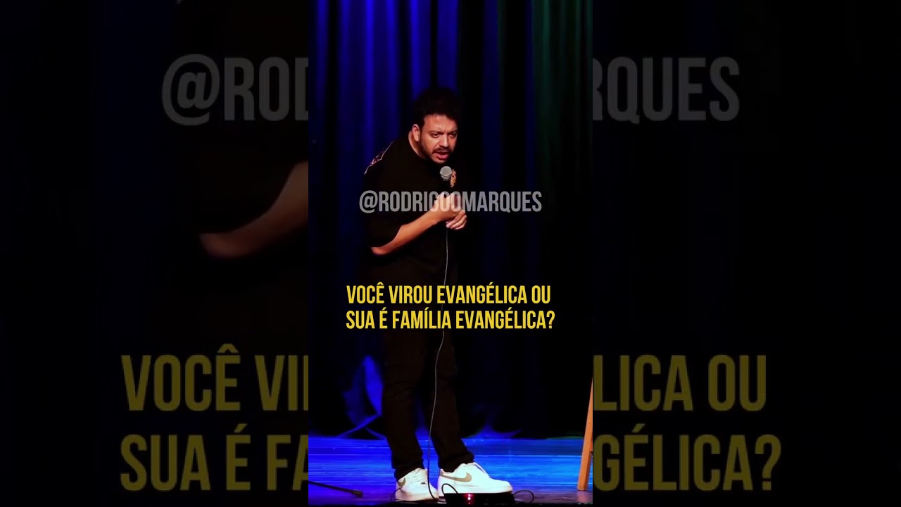 Stand-up sobre evangélica e namorada lésbica