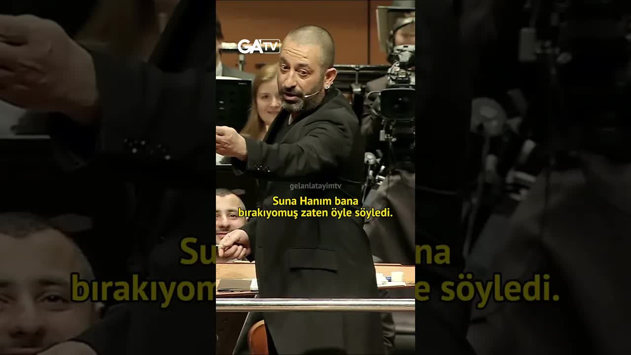 Cem Yılmaz Kültür Bakanlığı'na Dalga Geçiyor