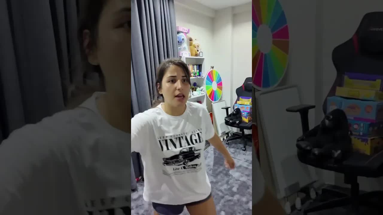 Özlemin Gizlediği Squishyleri Bulmak