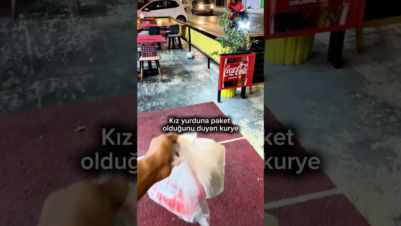 Kuryenin Kız Yurdunu Duyunca Yaşadığı Tepki