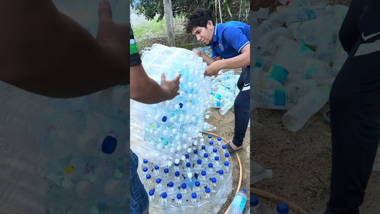 Replika KLCC Setinggi 15 Kaki Di Kelantan