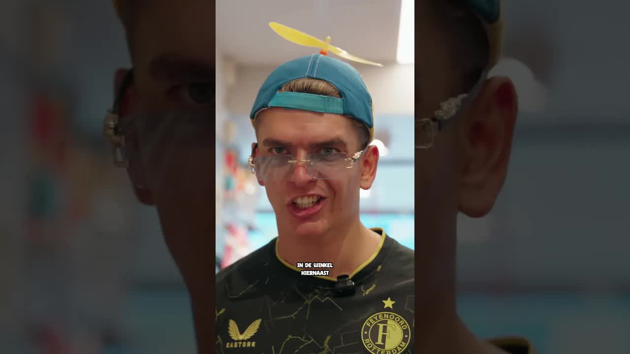 Kleine strijd om snoep in de winkel
