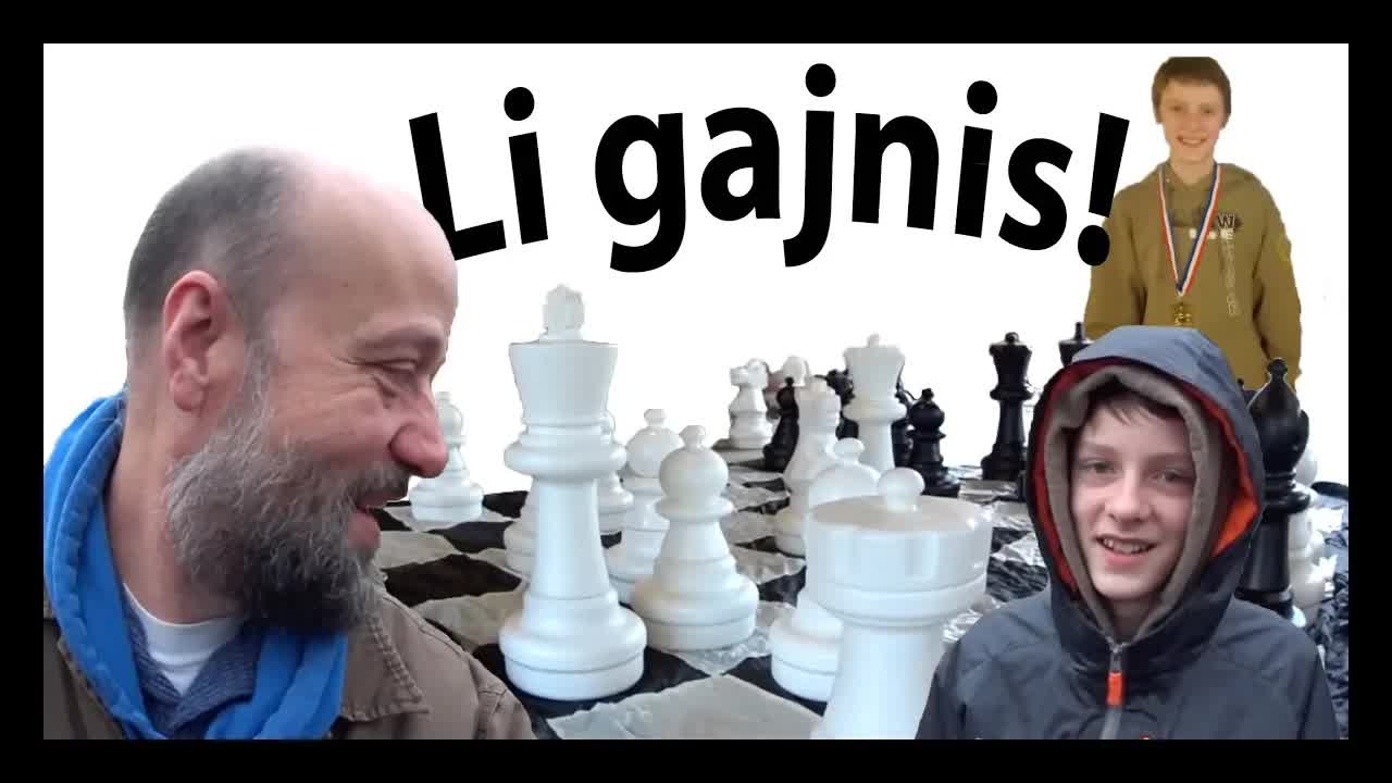 Tuttaga ŝakado kun mia filo