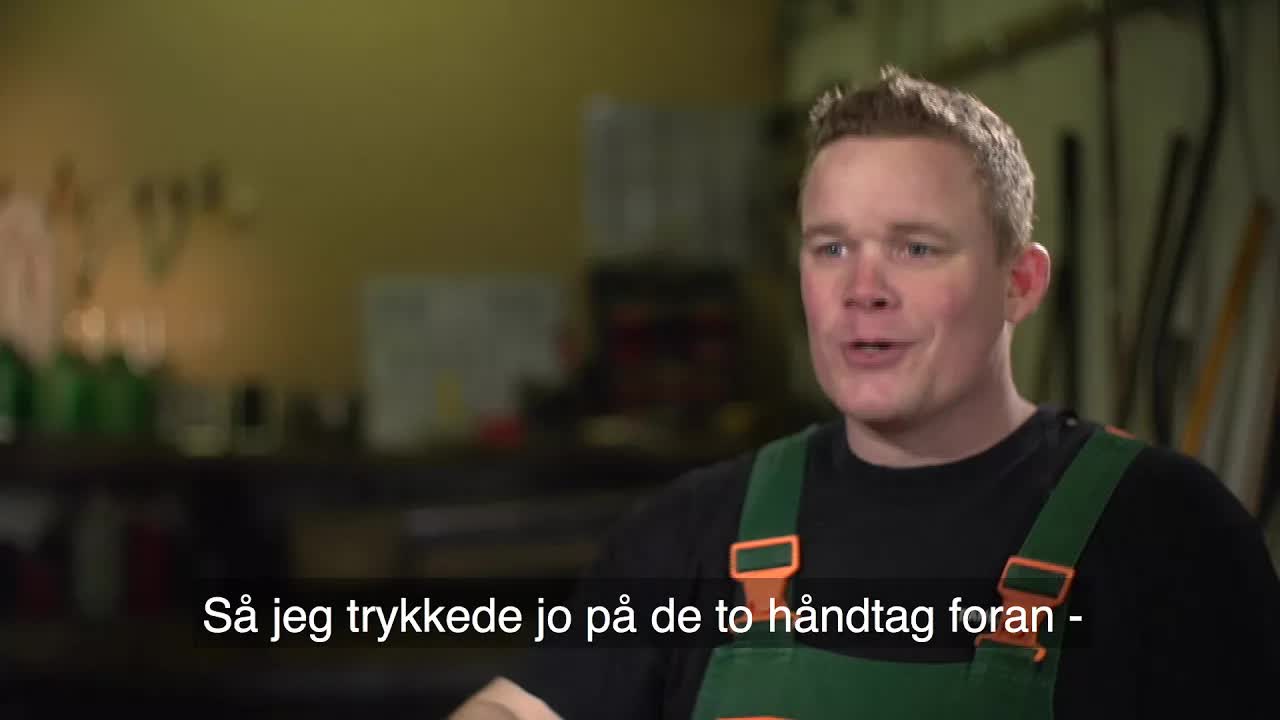 Julie prøver mountainbike for første gang