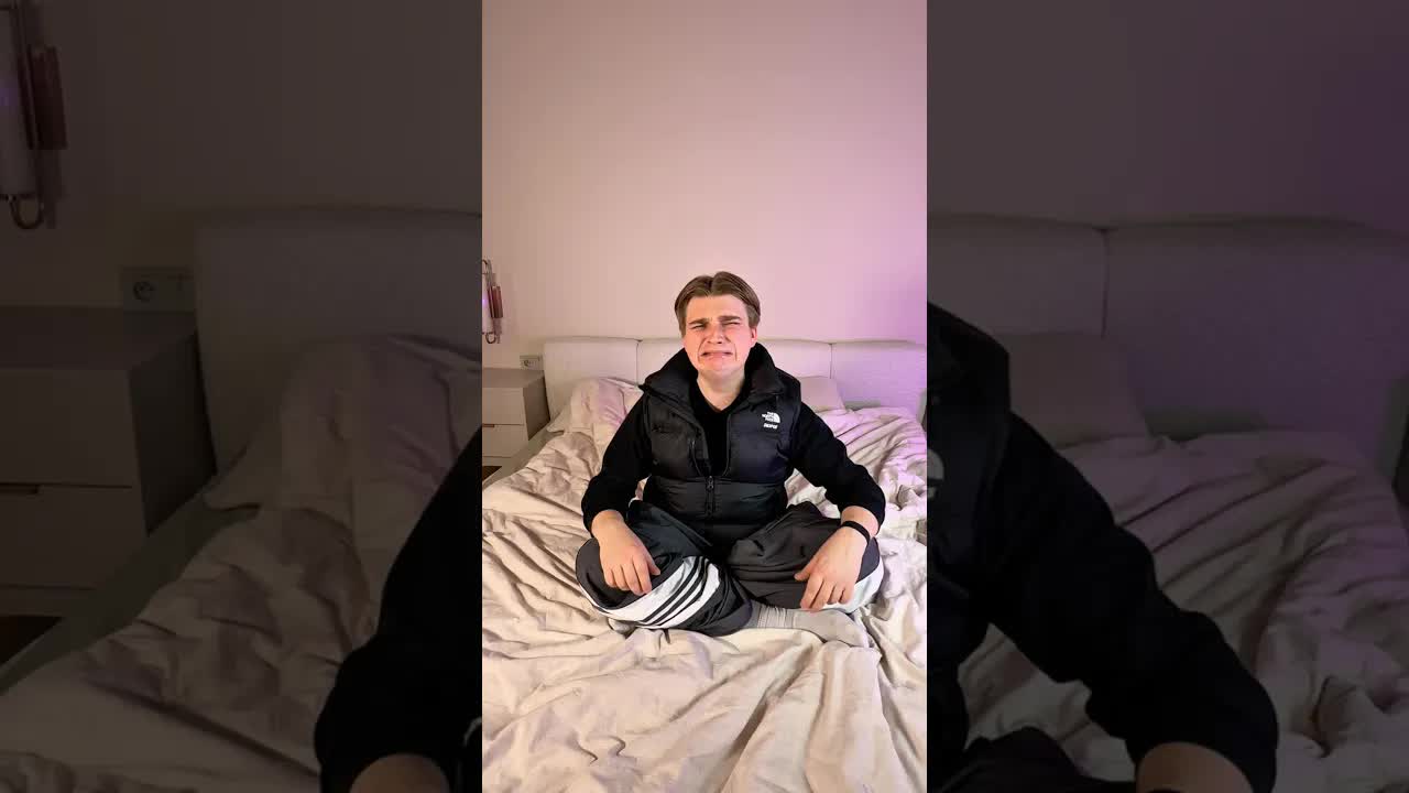 Sam w domu po wyjeździe dziewczyny