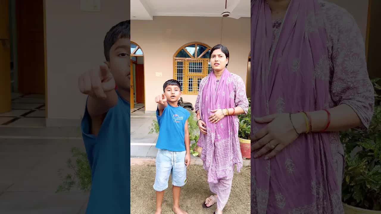 बच्चे देख रहे हैं तीन बंदर और शेर