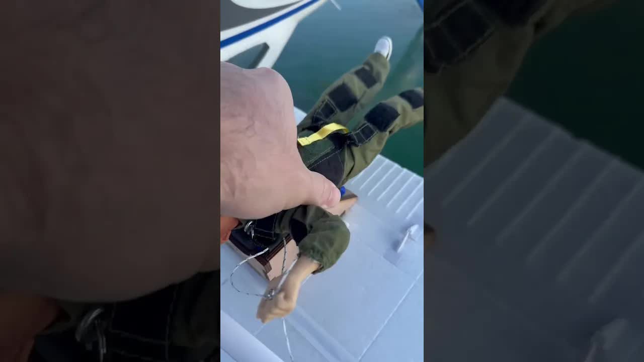 تحقيق حلم القفز المظلي عن بُعد باستخدام دمية