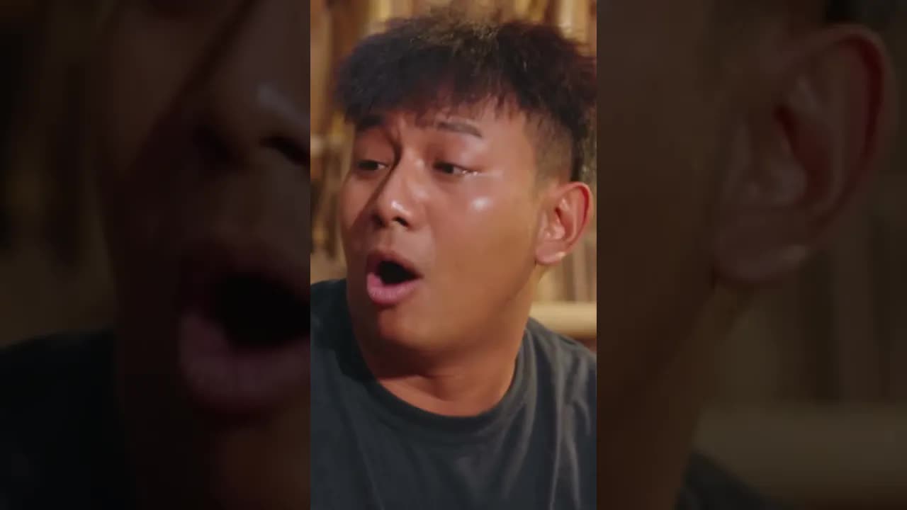 Cuộc đối thoại giữa cặp đôi về vấn đề tài chính