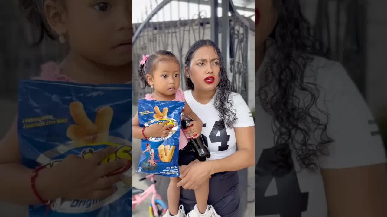 Zoe comparte su comida con Maikel