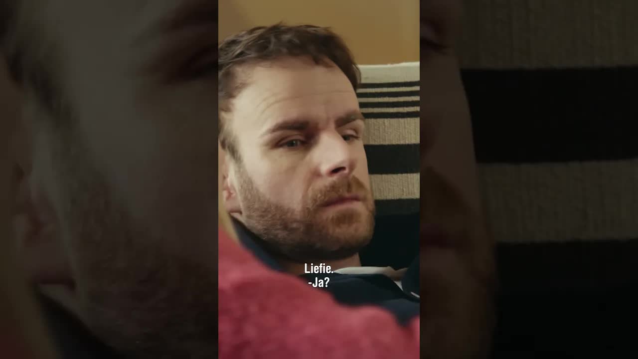 Tandenpoetsen na een korte nacht