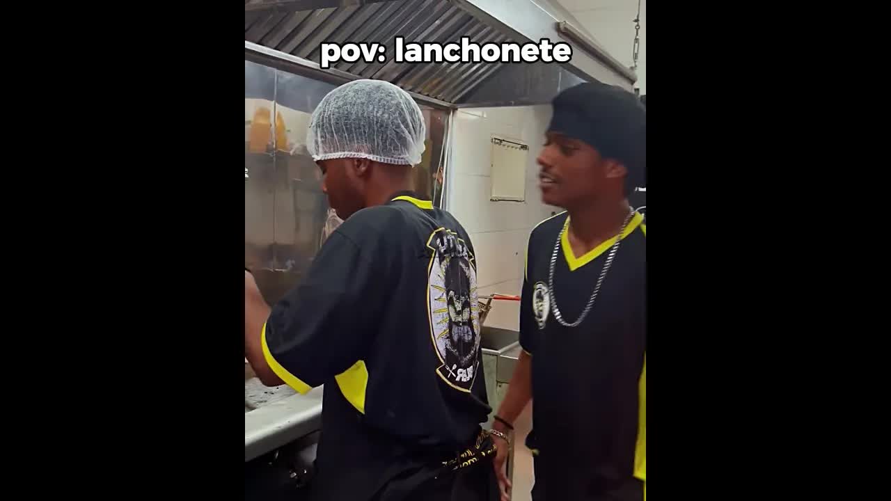 Cliente tenta ganhar hambúrguer de graça