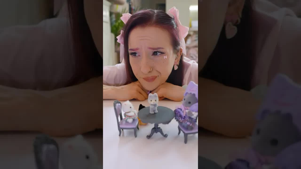 Ania rozmawia z przyjaciółmi i ignorantem
