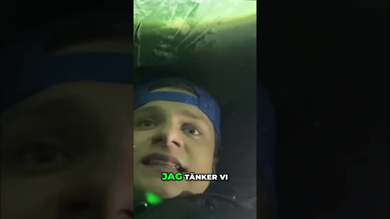 Något rör sig utanför tältet