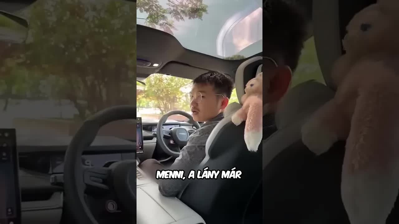 Beült a barátja autójába, és meglátott egy aranyláncot