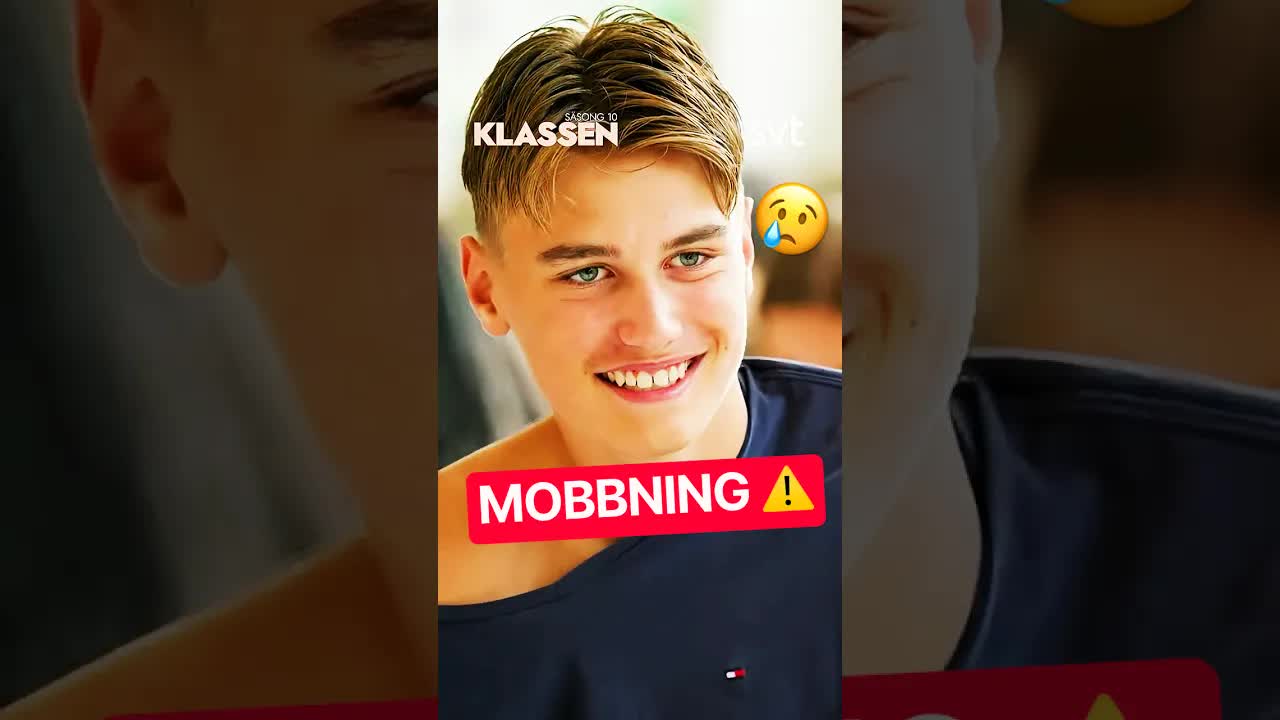Charlie frågar om kläderna är snygga