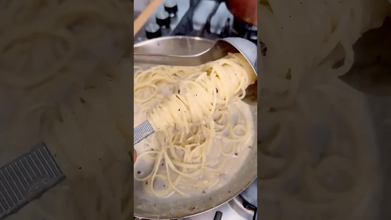 Cremige Cacio e Pepe in unter 10 Minuten