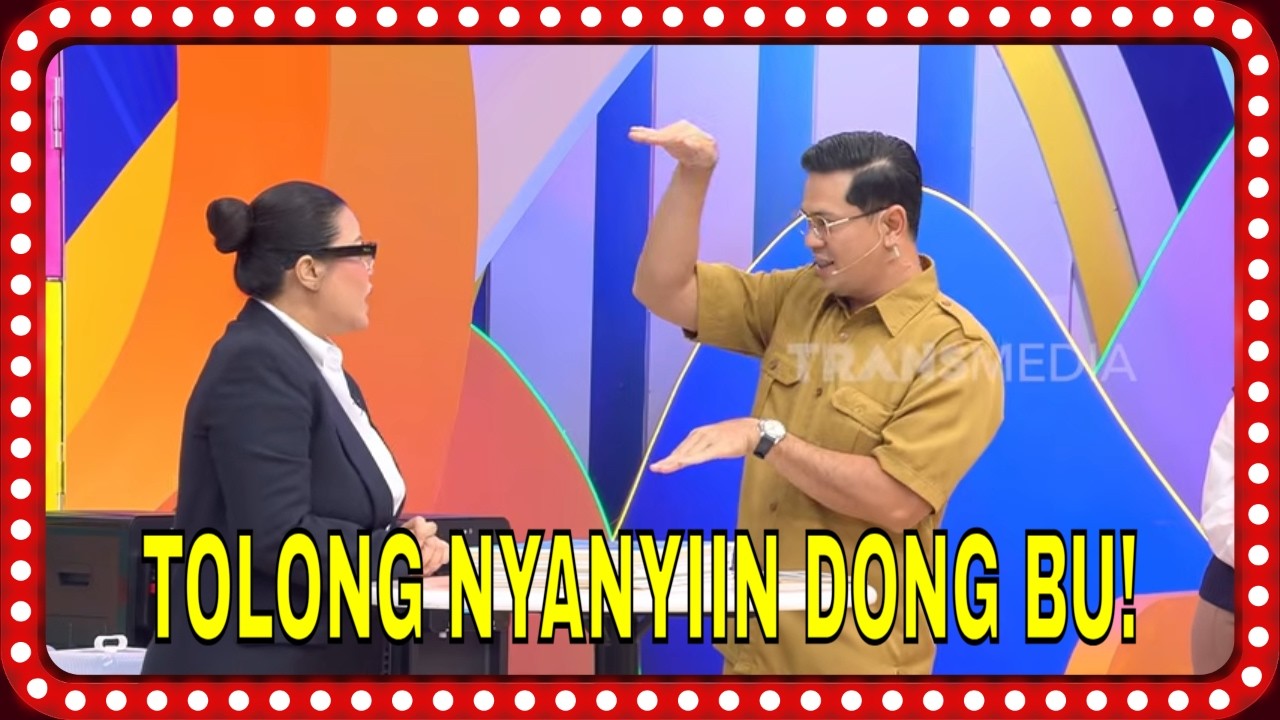 Main Game Nyanyi dan Hadiah Sofa Bed di Arisan