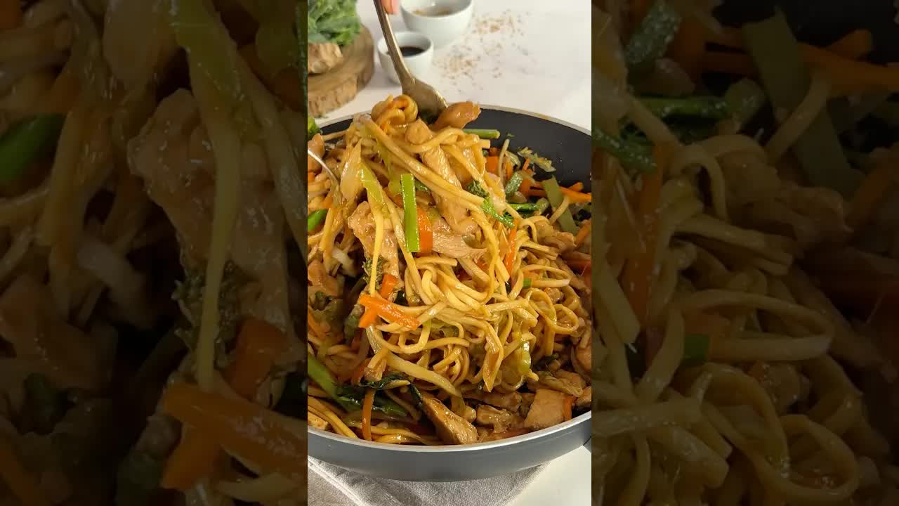 Chow Mein Caseiro com Bimi e Frango