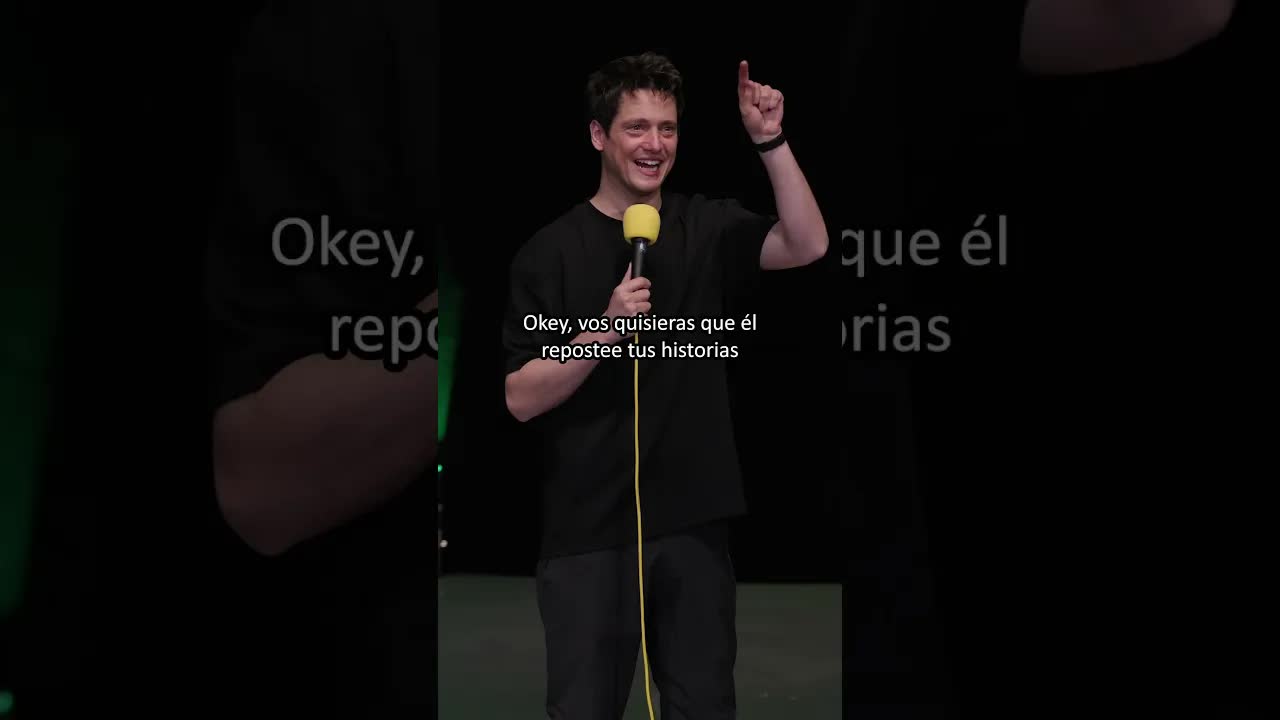 Hijo Avergonzado en un Concierto