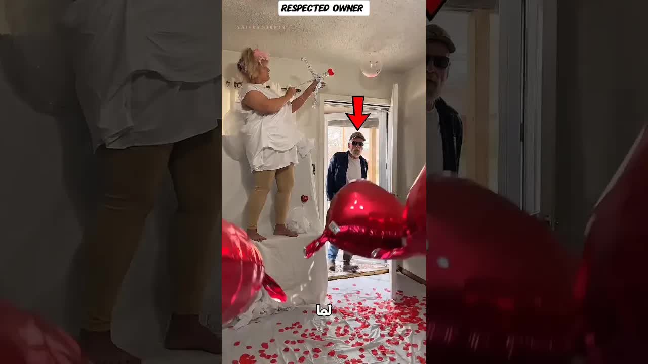 جدّ يضحك مع جدته في أيامها الأخيرة