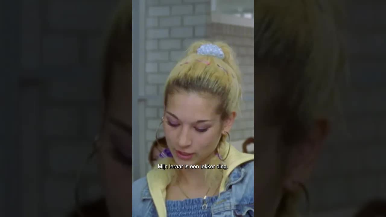 Dunya en Desie over hun leraar