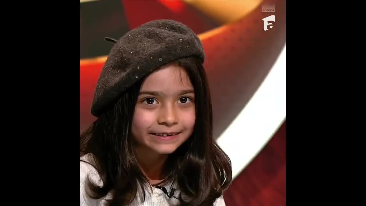 O fetiță de 14 ani își explică comportamentul în școală