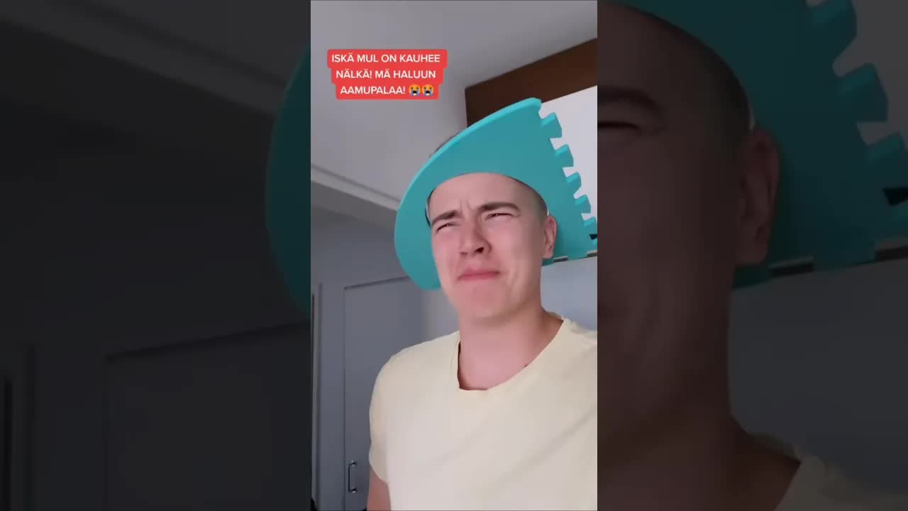 Isä ja muksu odottavat aamupalaa