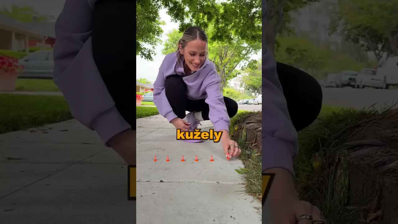 Žena postavila kouzelný domeček pro víly na chodníku