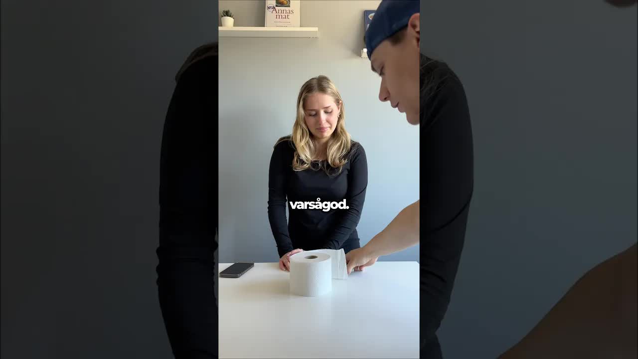 Utmaning: balansera mobilen på en toalettrulle