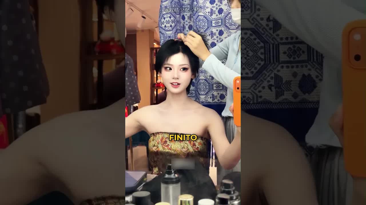 Una ragazza trasformata in vacanza